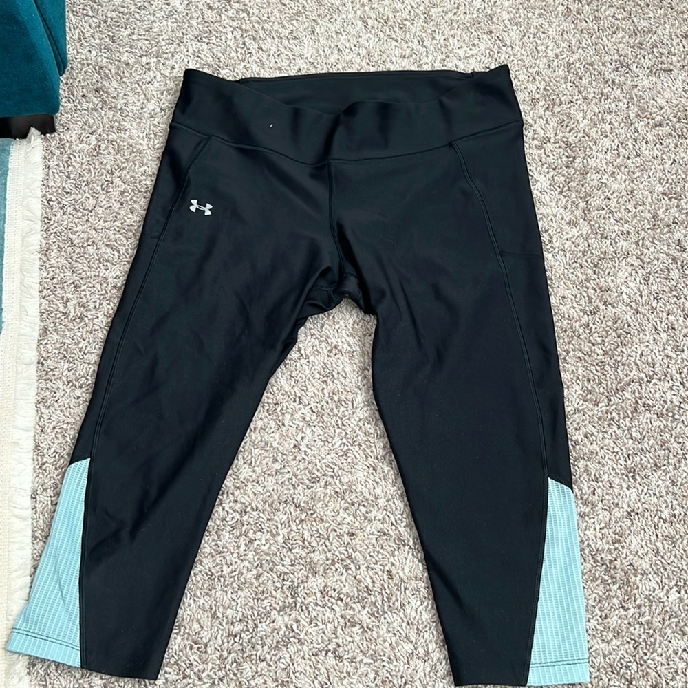 Under Armor heat gear capri length leggings